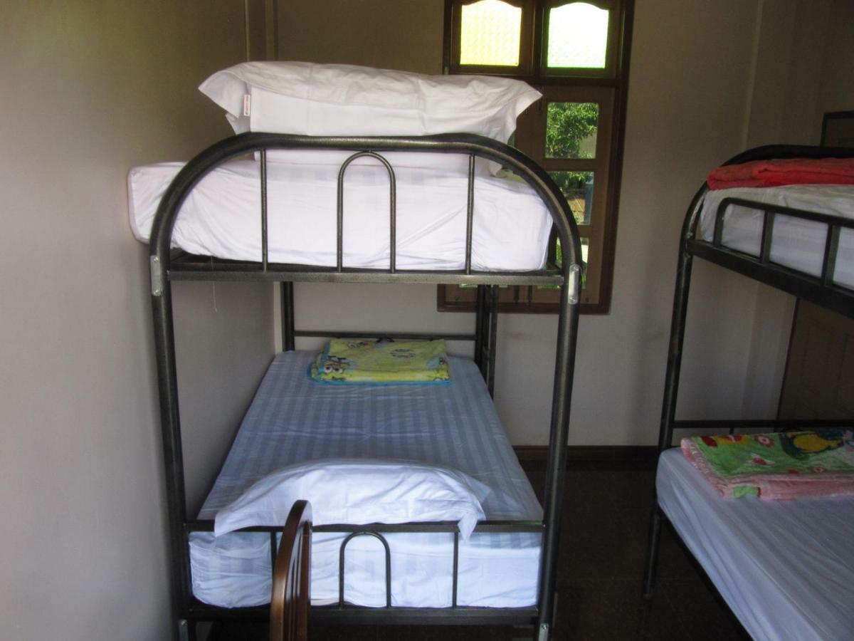 Lux Pillow Hostel Hpa-an Exteriör bild